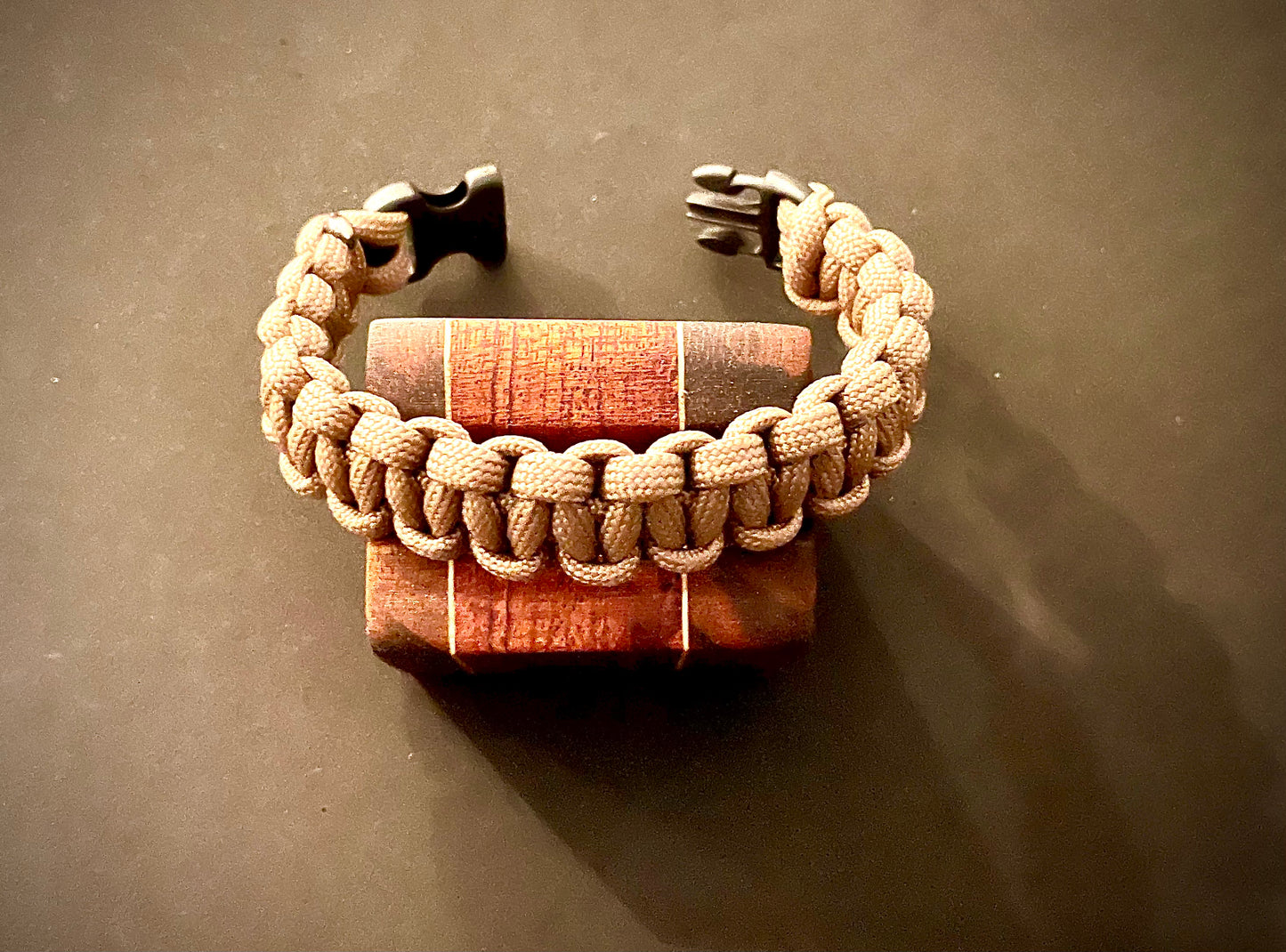 Paracord bracelet