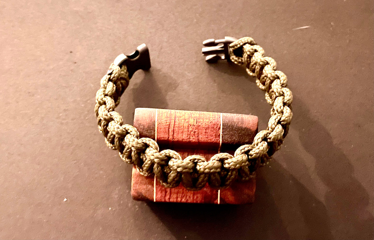 Paracord bracelet